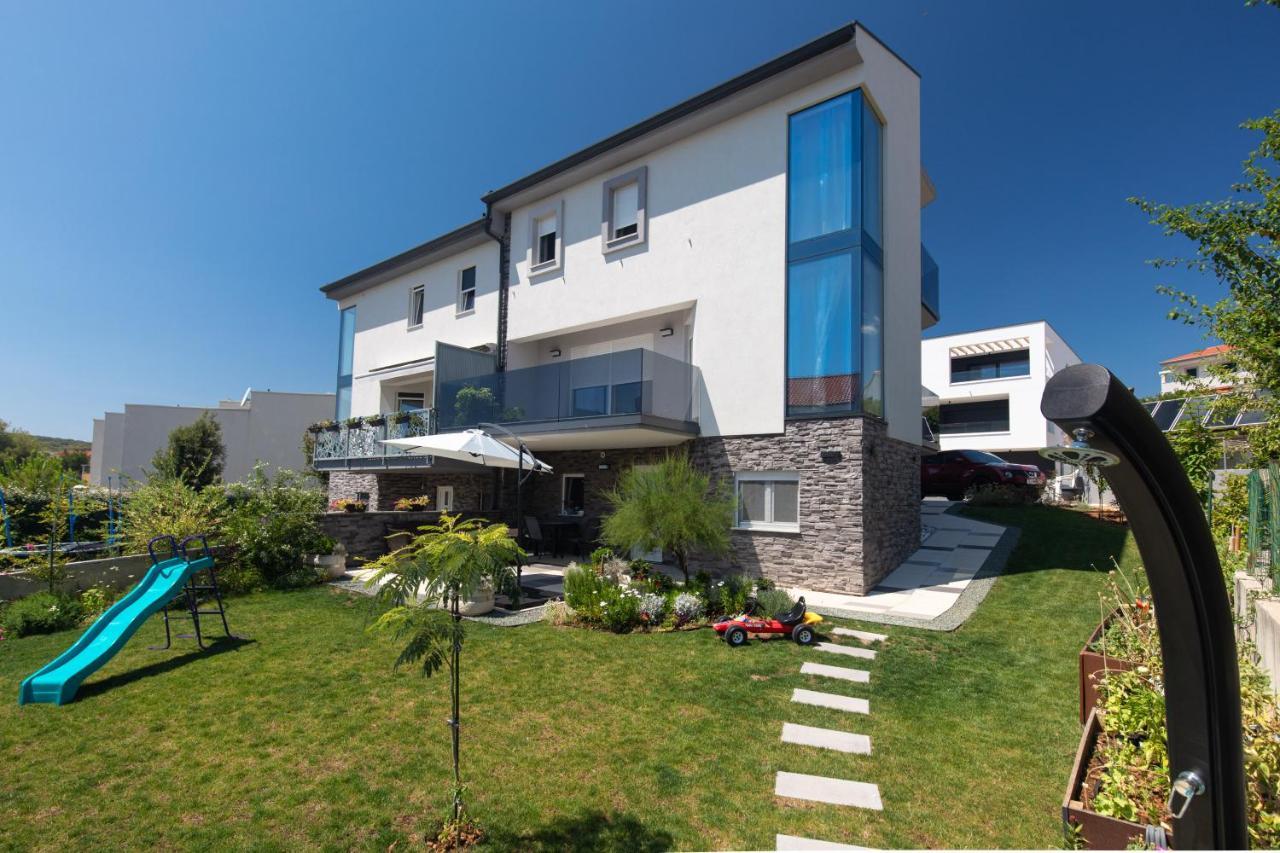 Apartment Odore Di Mare With Beautiful Garden Krk Town Esterno foto