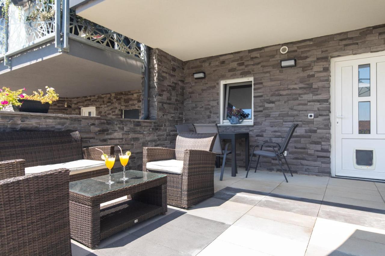 Apartment Odore Di Mare With Beautiful Garden Krk Town Esterno foto